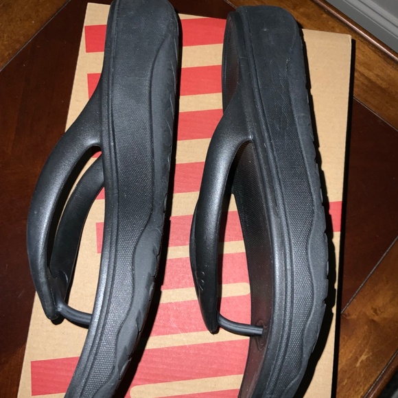 FITFLOP BLACK TOE POST RECOVERY SANDALS SIZE 8 / 39 - Picture 3 of 9